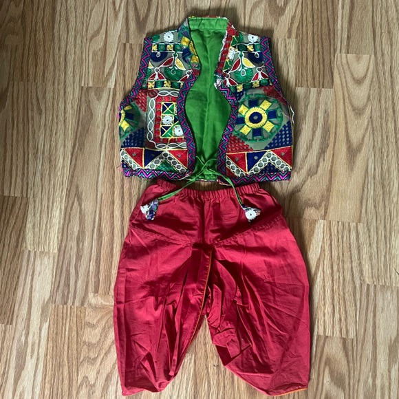 Traditional Indian/Pakistani Girls Clothing BundleSize 18-24, 6-Piece Ethnic Lot - Picture 13 of 13